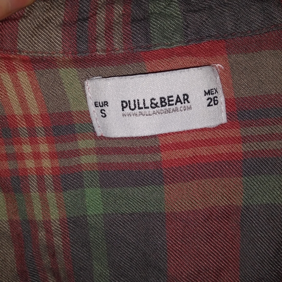 A Pail red and green crop top flannel size small and it's pull&bear - Picture 3 of 3